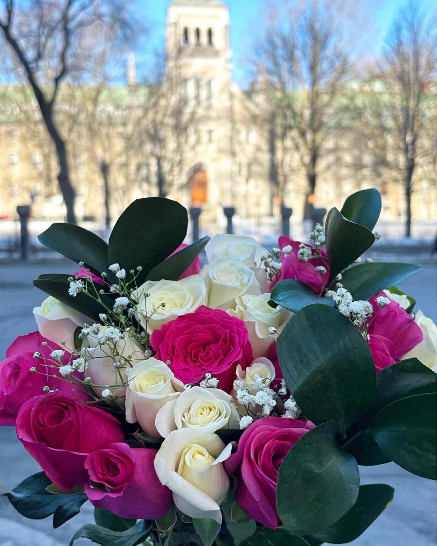Bouquet de 36 roses roses et blanches