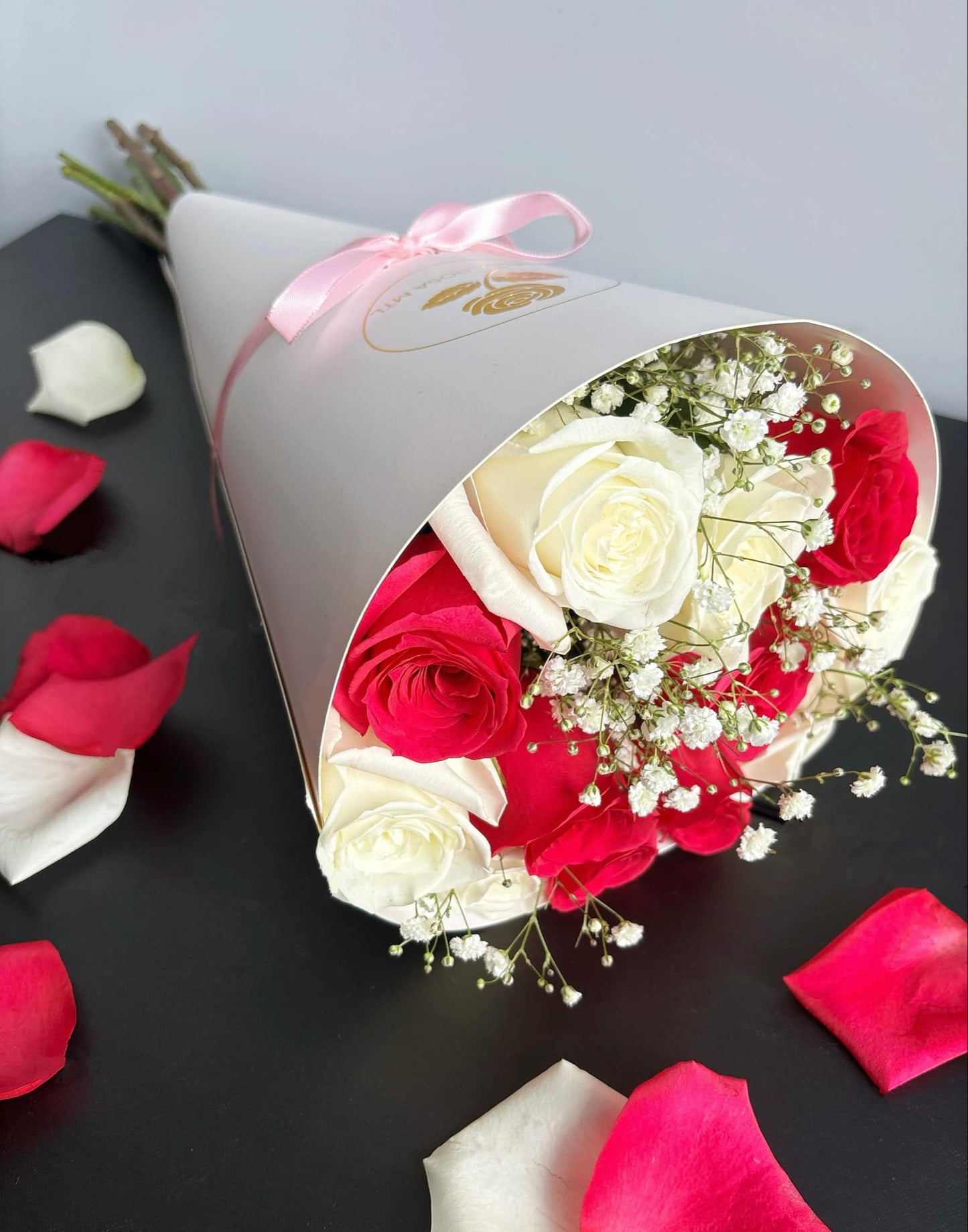 "Hello Beauty" 12 Pink & White