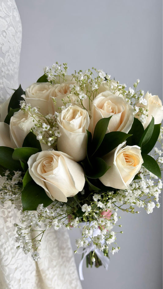 Bridesmaid Bouquet 12 Roses White