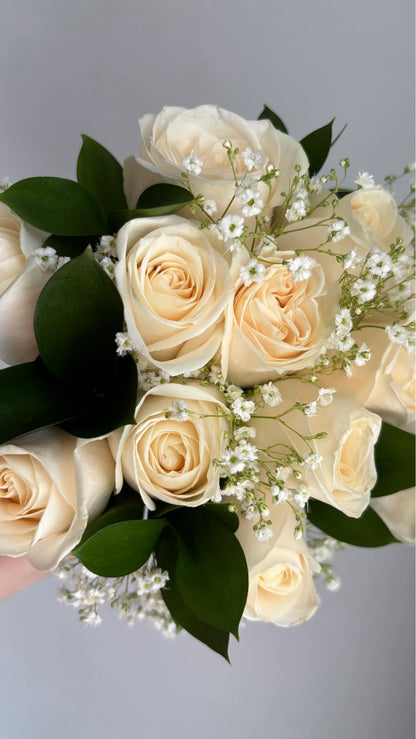 Bridesmaid Bouquet 12 Roses White