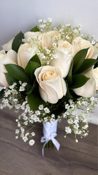 Bridesmaid Bouquet 12 Roses White