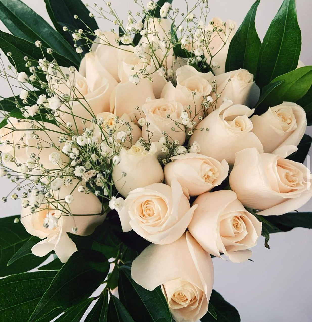 24 White Rose Bouquet